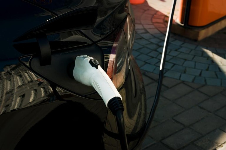 Comment réussir l'installation des bornes à Moyon Villages ?