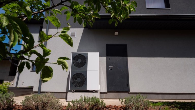 Pompe à chaleur à Moyon Villages, bien choisir son installation